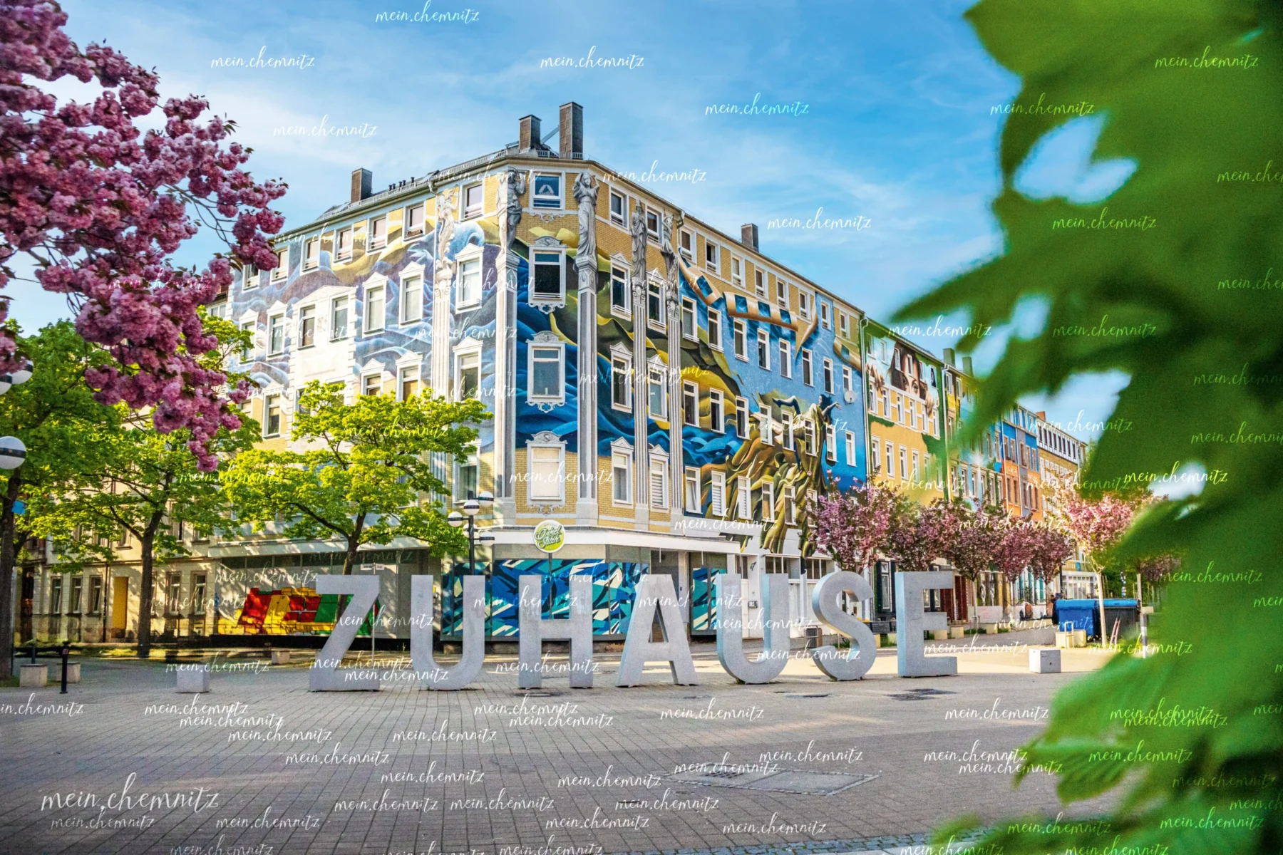 Brühl „Zuhause“ Skulptur im Frühling – Chemnitz Ausflugsziele
